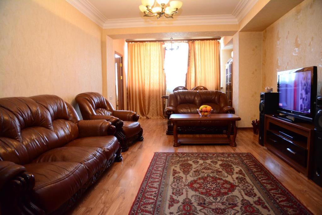 Lesi Apartament Yerevan Exterior photo