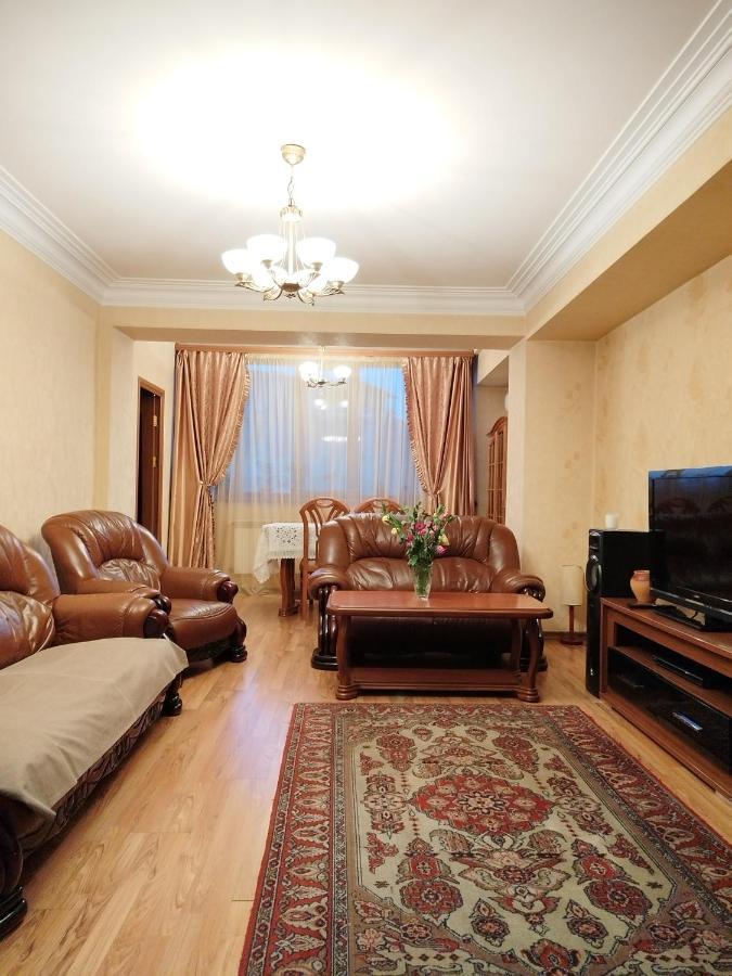 Lesi Apartament Yerevan Exterior photo